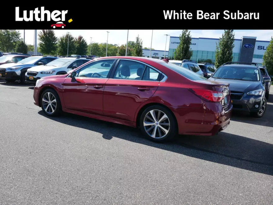 2016 Subaru Legacy 2.5i Limited photo 1