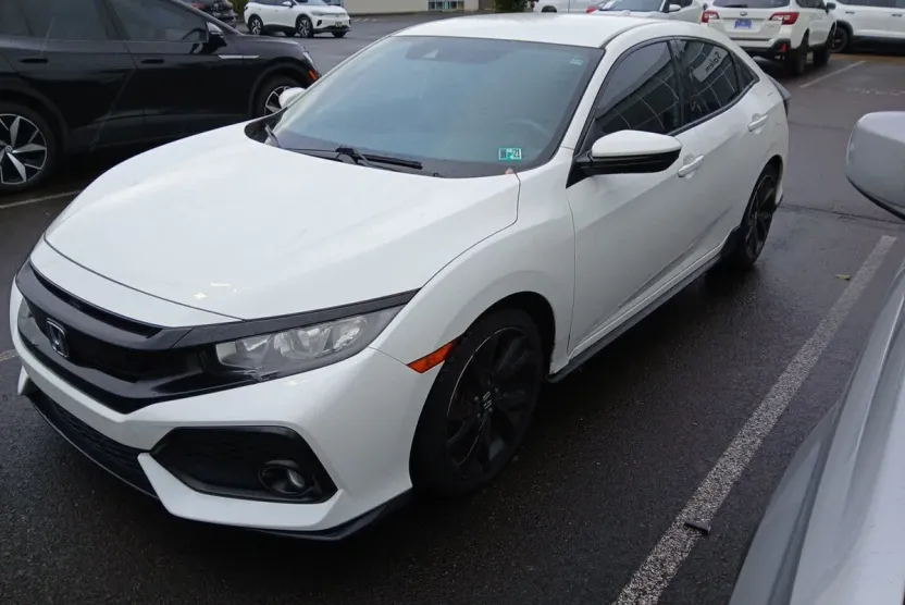 2019 Honda Civic Sport Hatchback photo 1