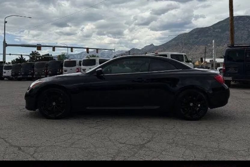2009 Infiniti G37 Convertible photo 1