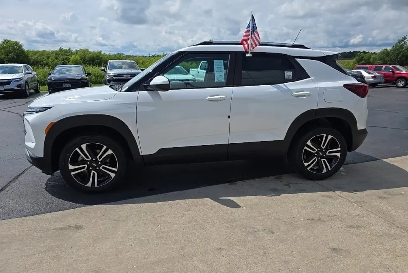 2026 Chevrolet Trailblazer LT photo 1