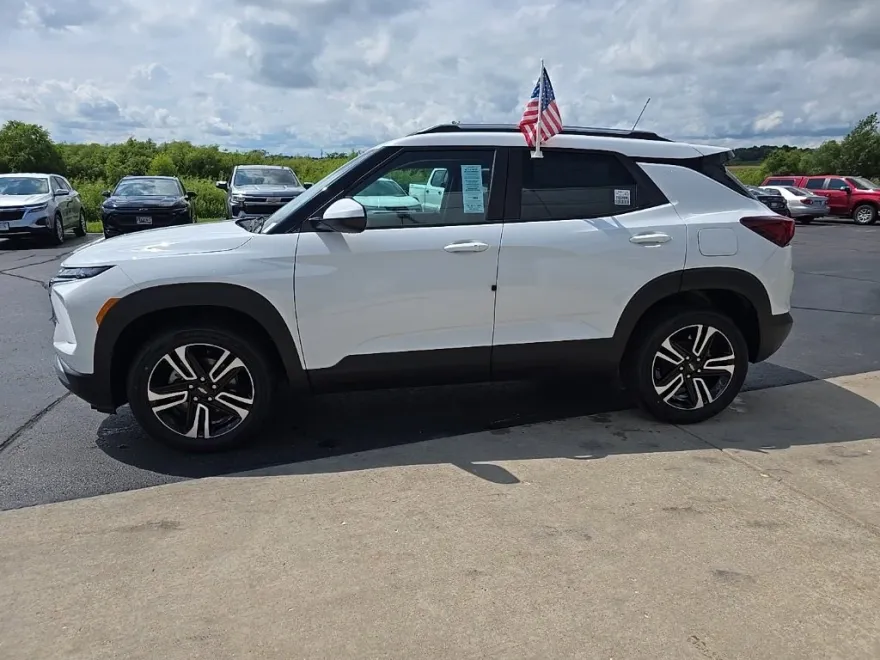 2026 Chevrolet Trailblazer LT photo 1