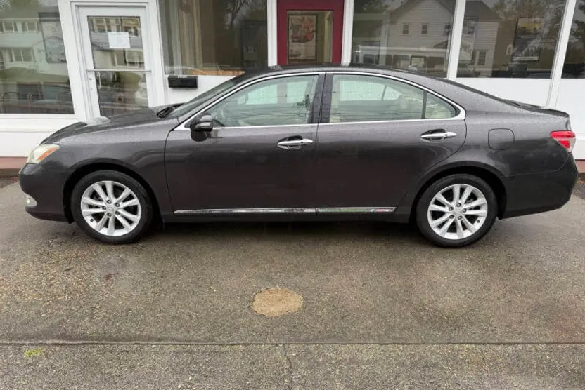 2011 Lexus ES 350 photo 1