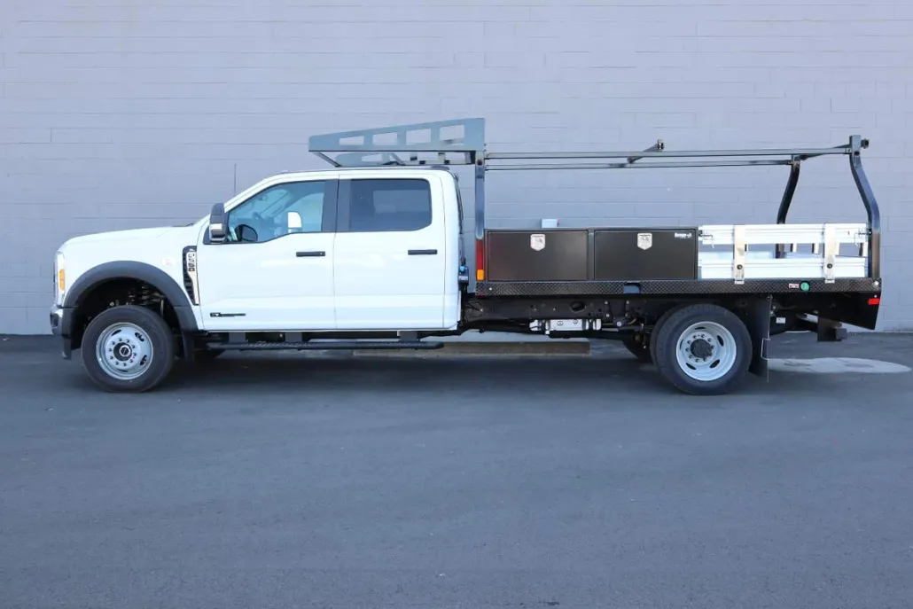 2024 Ford F-550 photo 1