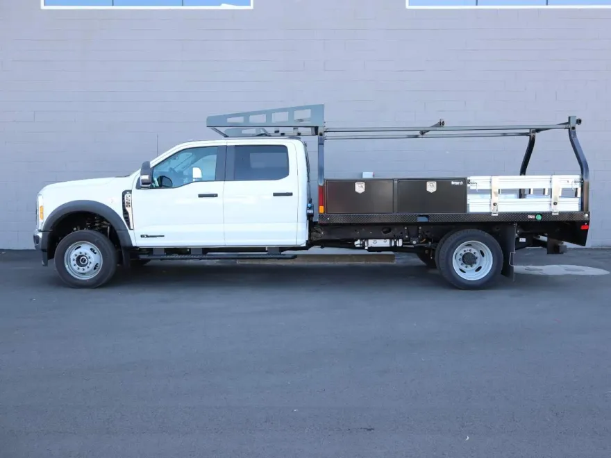 2024 Ford F-550 photo 1