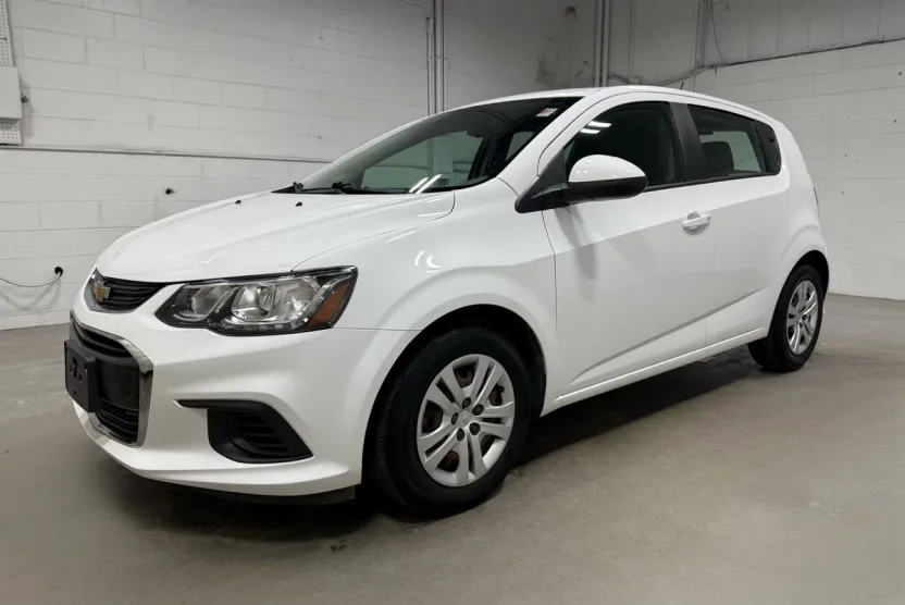 2020 Chevrolet Sonic LT photo 1