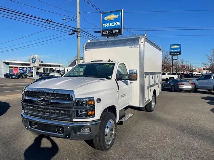 2024 Chevrolet Silverado 5500HD Work Truck photo 1