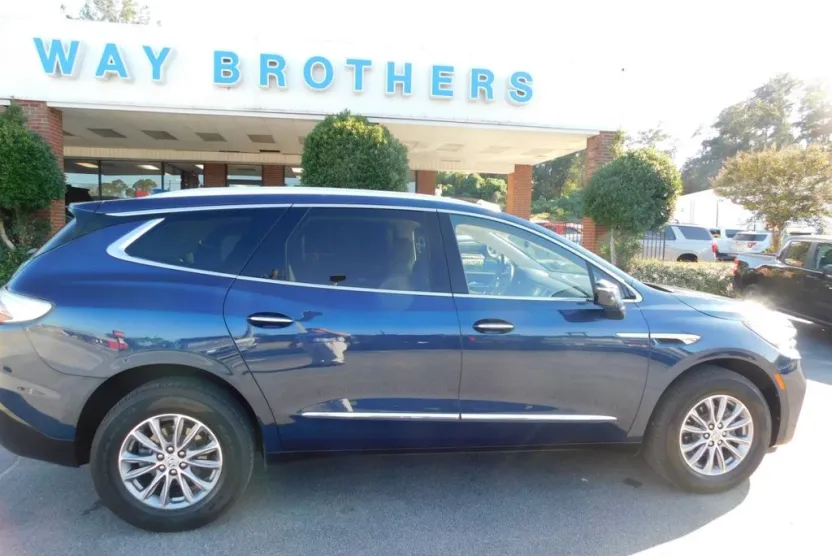 2023 Buick Enclave Essence photo 1