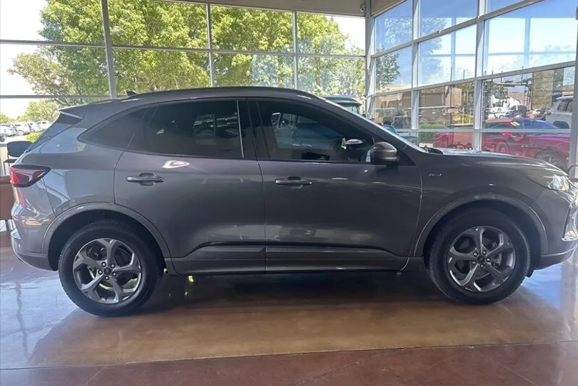 2021 Ford Escape Limited photo 1