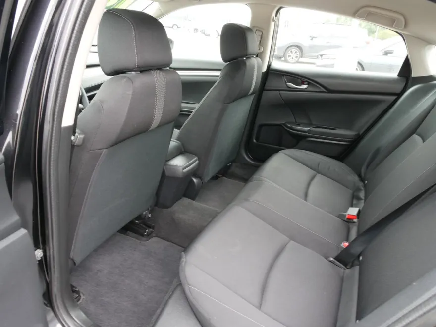 2018 Honda Civic LX photo 1
