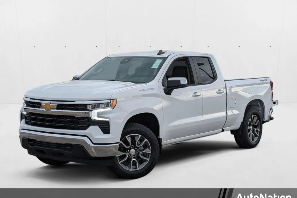2025 Chevrolet Silverado 1500 LT photo 1