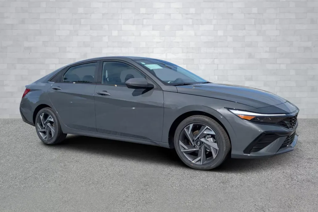 2025 Hyundai Elantra Hybrid Limited photo 1