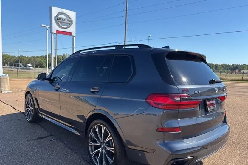 2020 Bmw X7 M50i photo 1