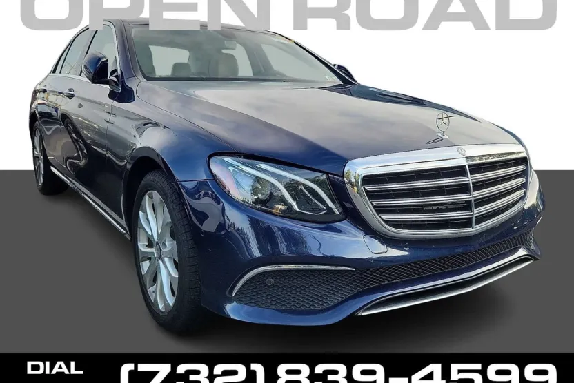 2017 Mercedes Benz E 300 4MATIC Sedan photo 1