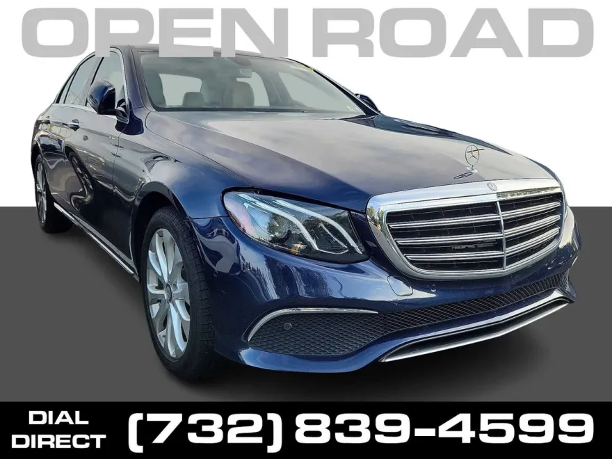2017 Mercedes Benz E 300 4MATIC Sedan photo 1