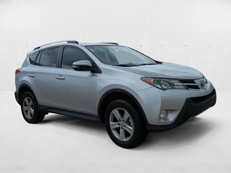 2013 Toyota RAV4 XLE photo 1