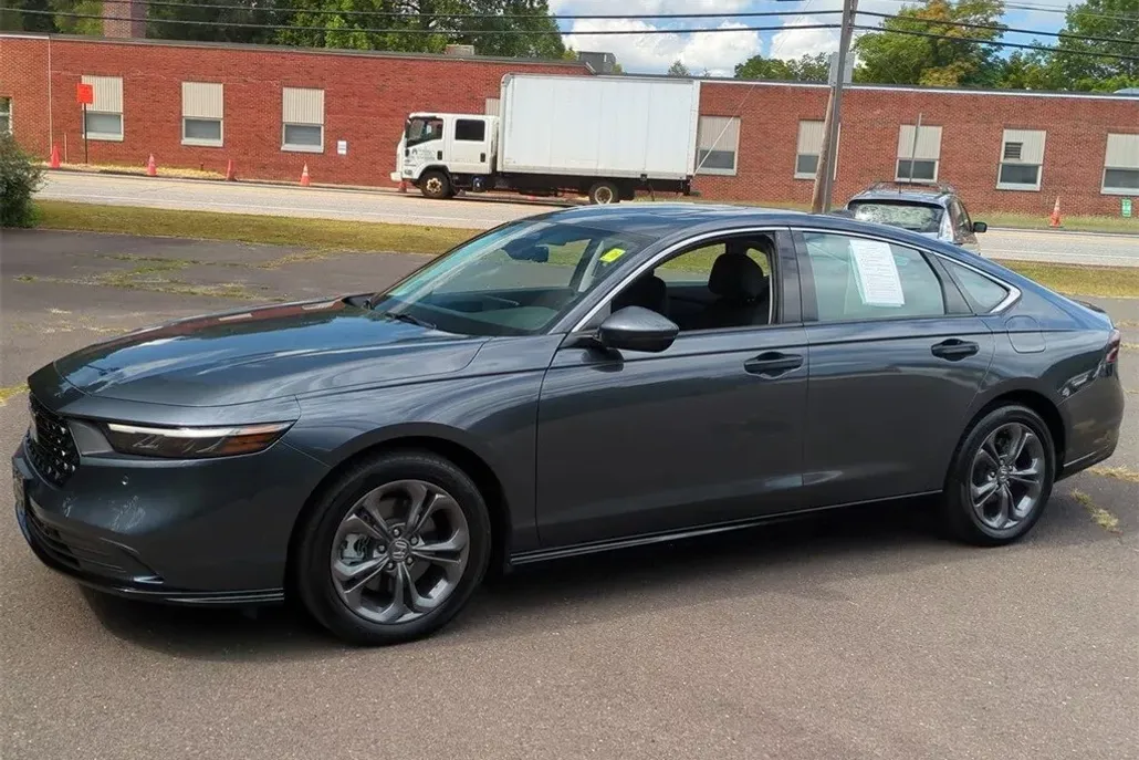 2023 Honda Accord Hybrid EX-L photo 1