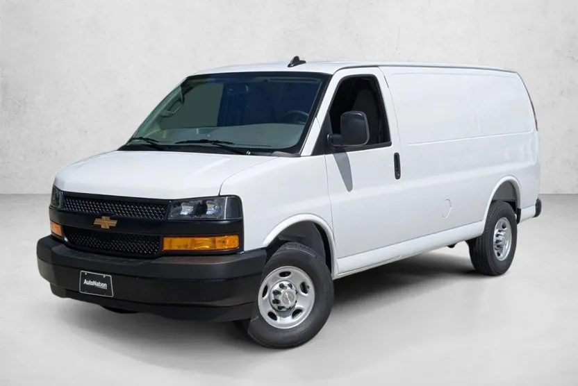 2025 Chevrolet Express Cargo 2500 Base photo 1