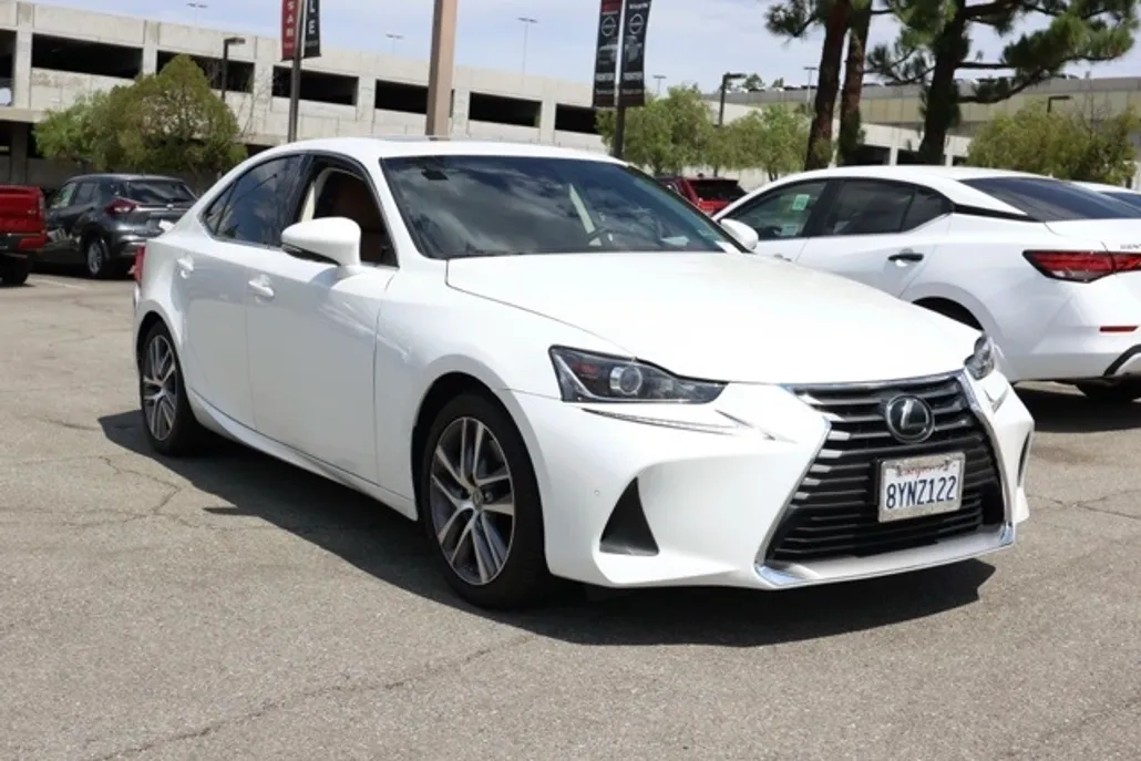 2020 Lexus IS 300 photo 1