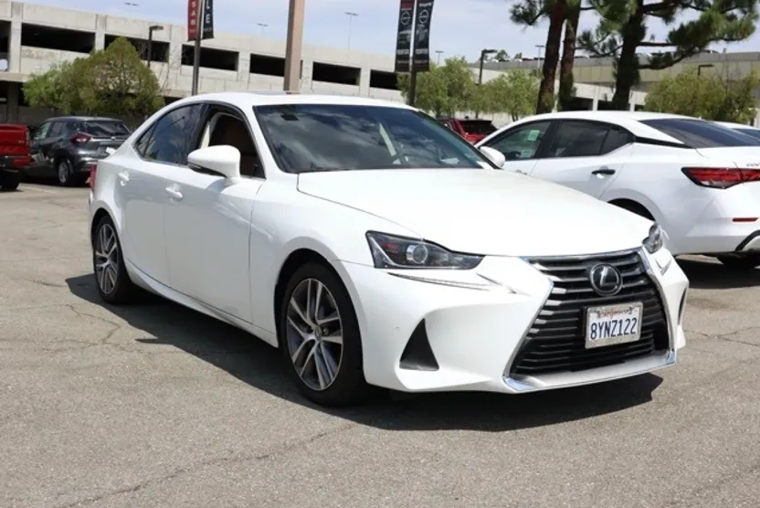 2020 Lexus IS 300 photo 1