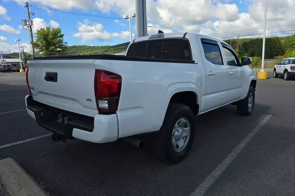 2023 Toyota Tacoma 4x4 SR Double Cab V6 photo 1