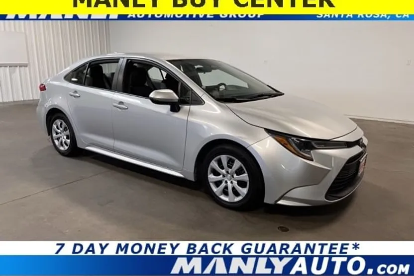 2023 Toyota Corolla LE photo 1