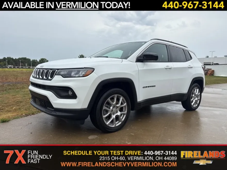 2023 Jeep Compass Latitude Lux photo 1