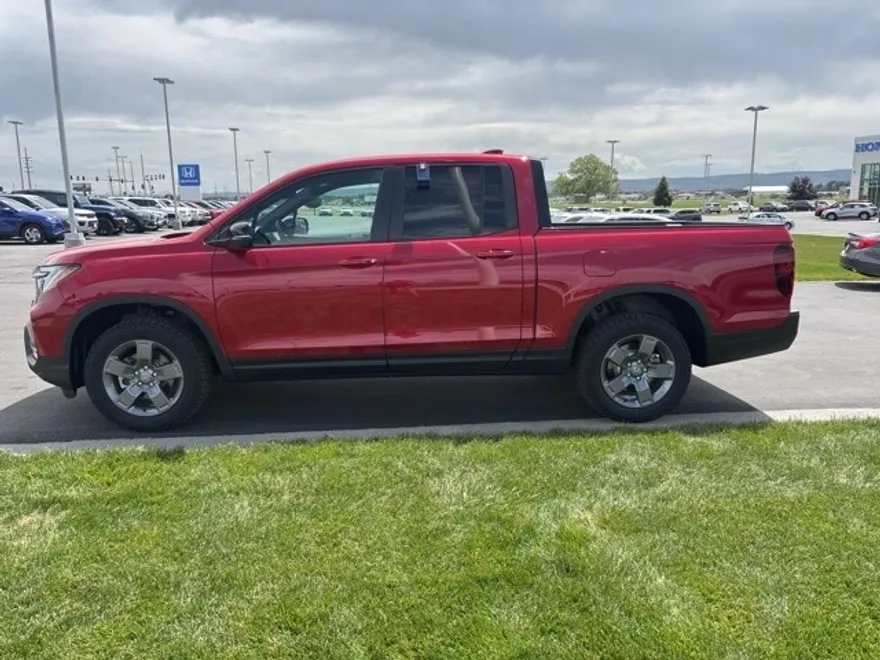 2025 Honda Ridgeline TrailSport photo 1