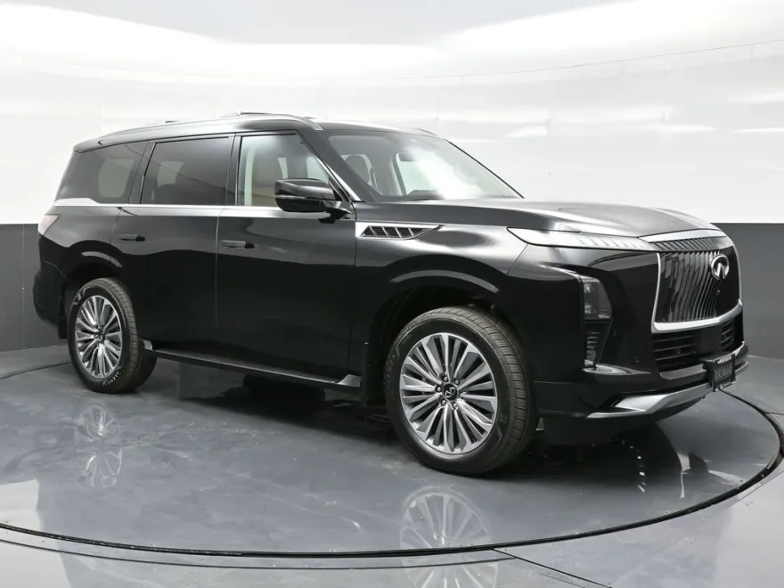 2025 Infiniti QX80 Luxe photo 1