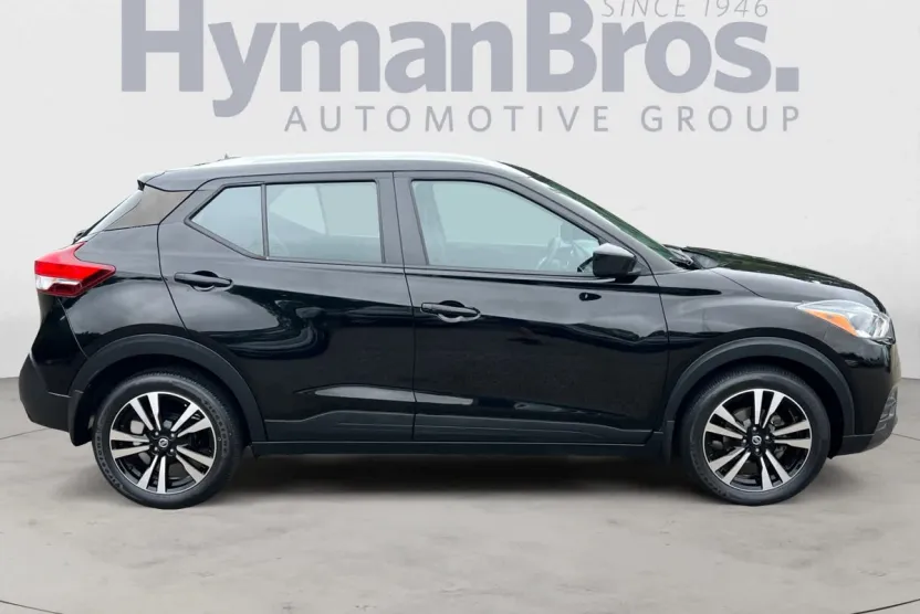 2019 Nissan Kicks SV photo 1