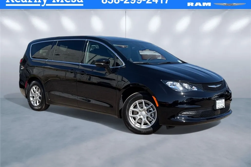2025 Chrysler Voyager LX photo 1