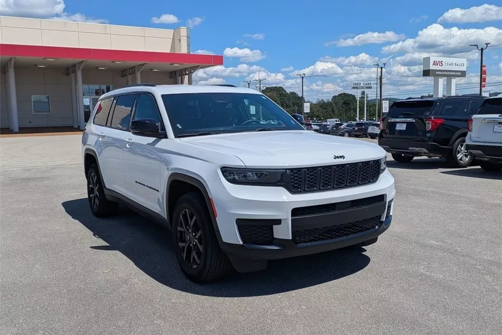 2024 Jeep Grand Cherokee Altitude photo 1