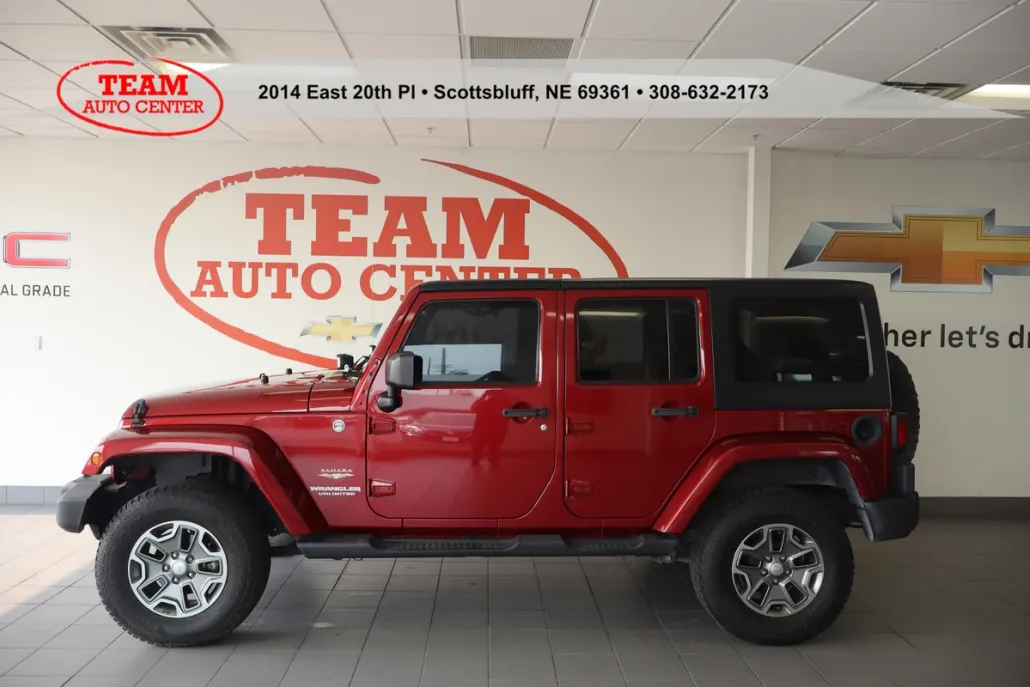 2012 Jeep Wrangler Unlimited Sahara photo 1