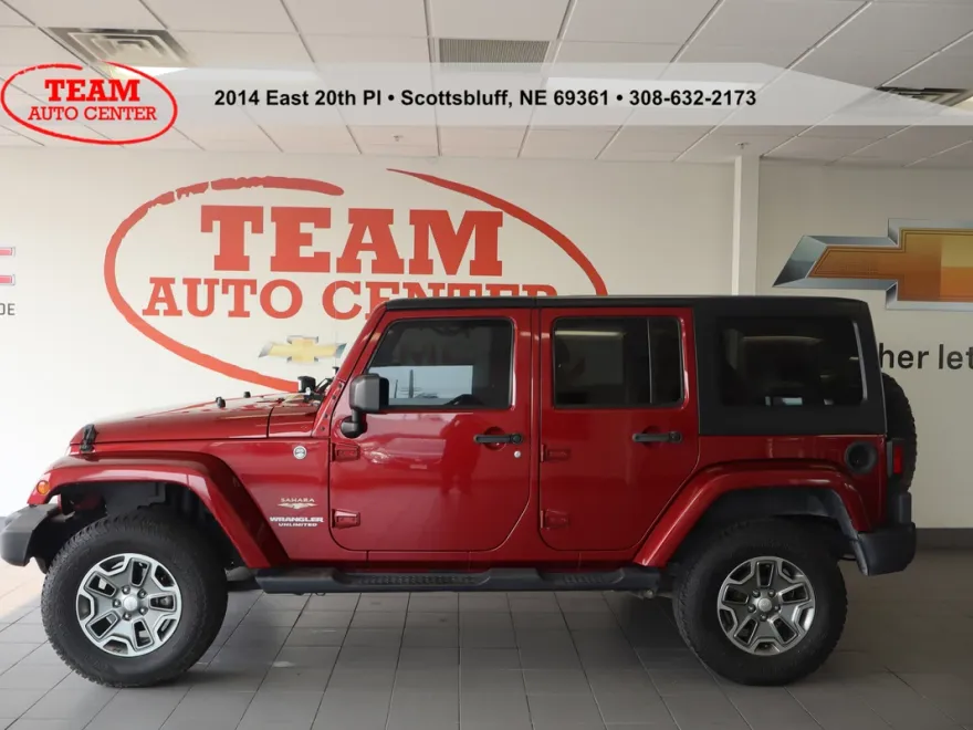 2012 Jeep Wrangler Unlimited Sahara photo 1