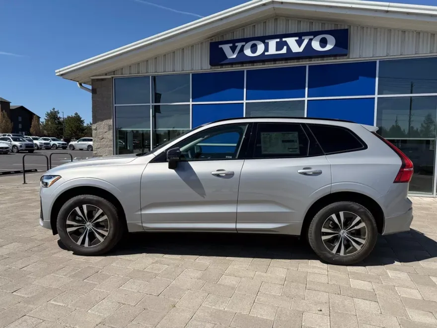 2025 Volvo XC60 B5 Core photo 1