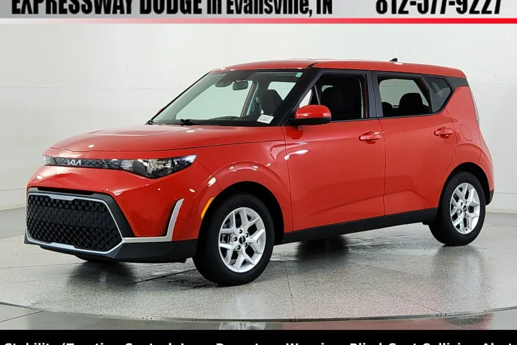 2024 Kia Soul LX photo 1