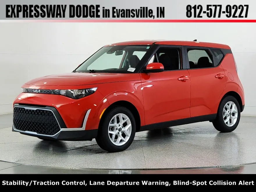 2024 Kia Soul LX photo 1