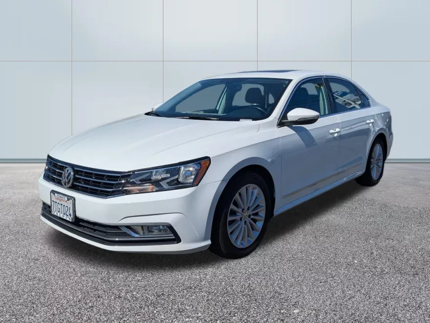 2016 Volkswagen Passat SE photo 1