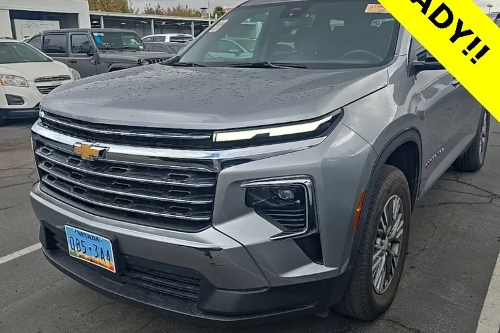 2024 Chevrolet Traverse 1LT photo 1