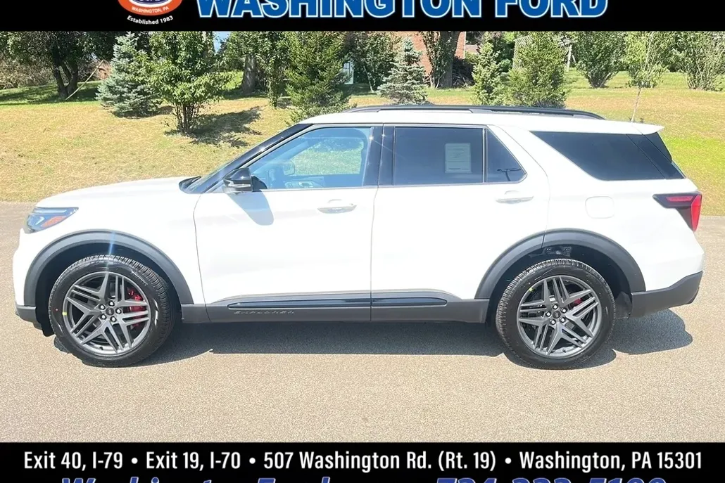 2025 Ford Explorer ST-Line photo 1