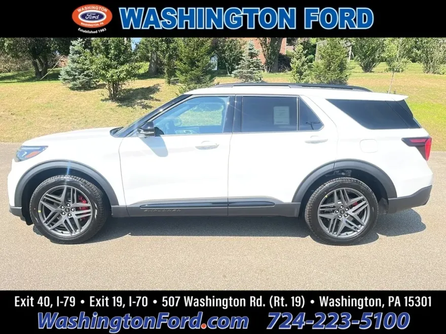 2025 Ford Explorer ST-Line photo 1