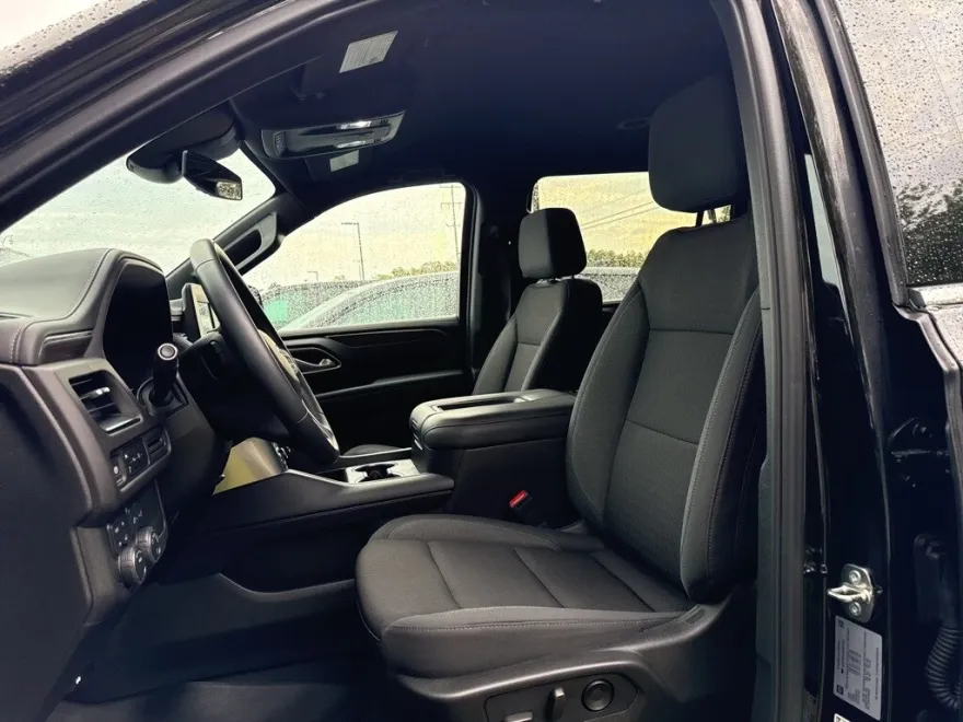 2024 Chevrolet Suburban LS photo 1