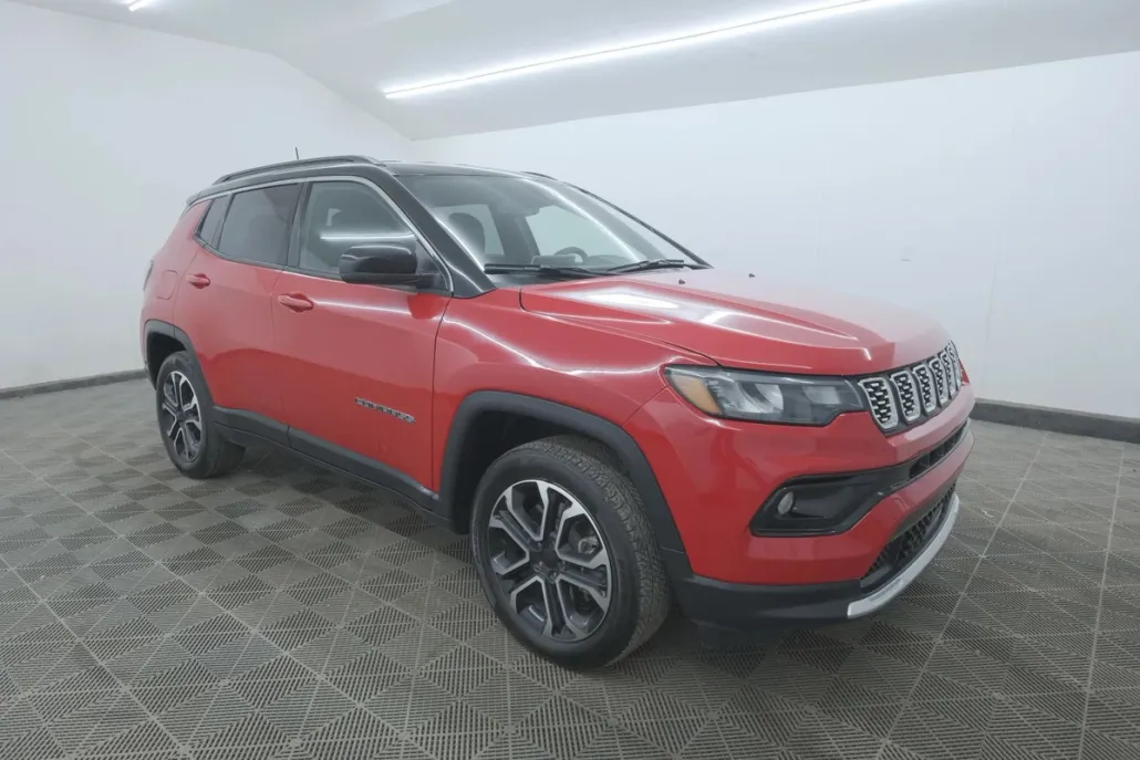 2023 Jeep Compass Limited Sport photo 1