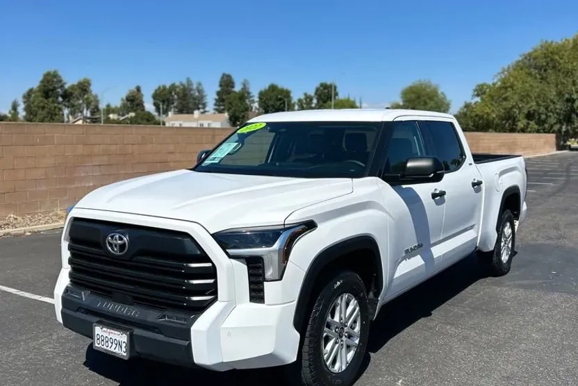2022 Toyota Tundra SR5 photo 1