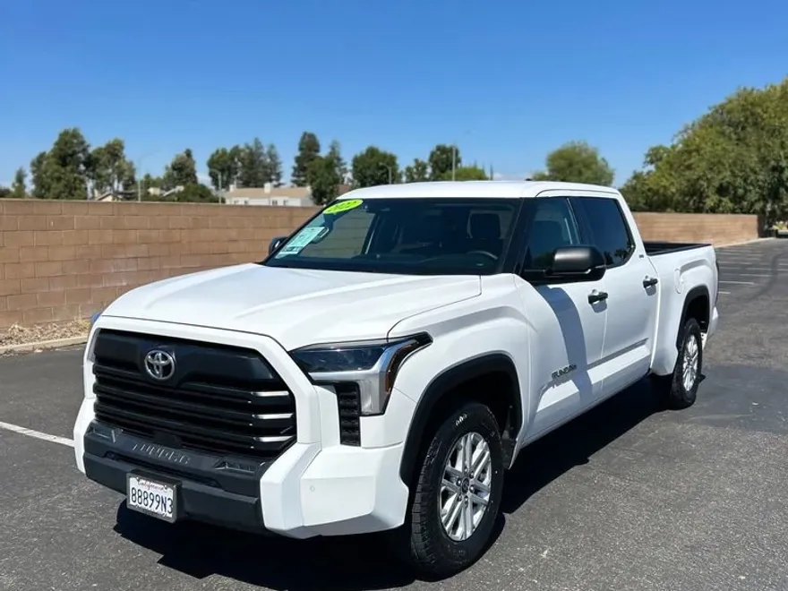 2022 Toyota Tundra SR5 photo 1
