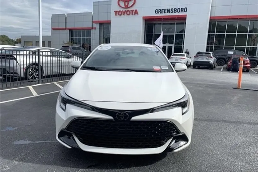 2024 Toyota Corolla SE photo 1