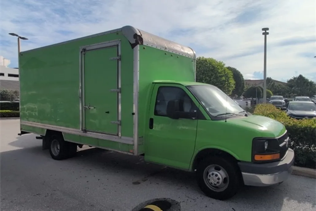 2015 Chevrolet Express 3500 Work Van photo 1