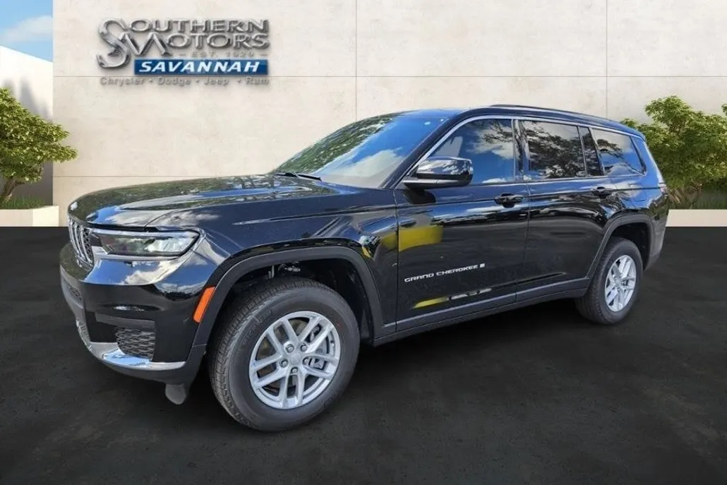 2024 Jeep Grand Cherokee Laredo photo 1