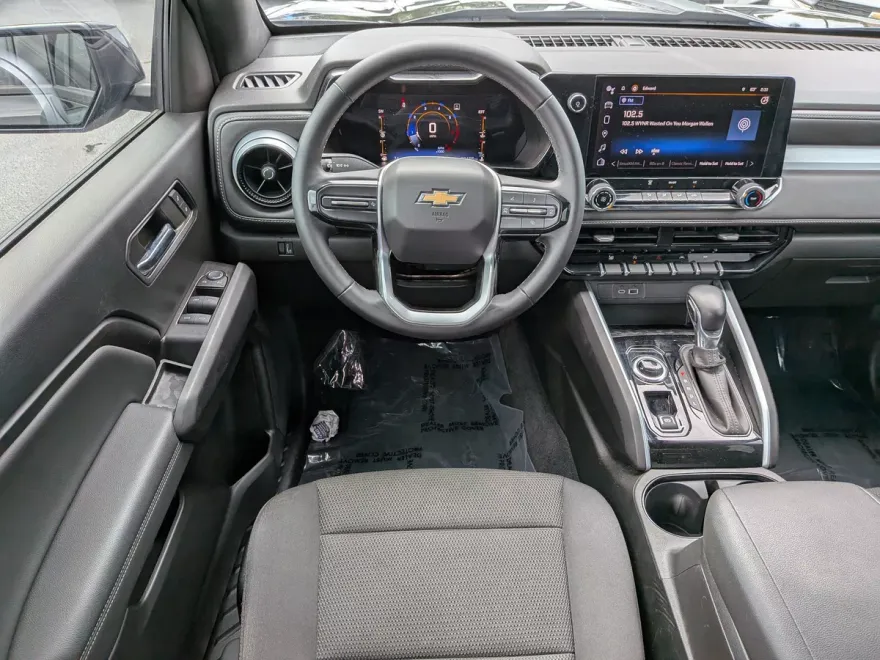 2023 Chevrolet Colorado LT photo 1