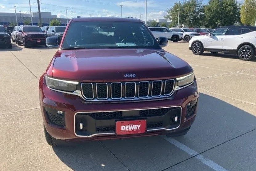 2022 Jeep Grand Cherokee Overland photo 1