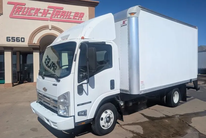 2008 Isuzu NPR photo 1